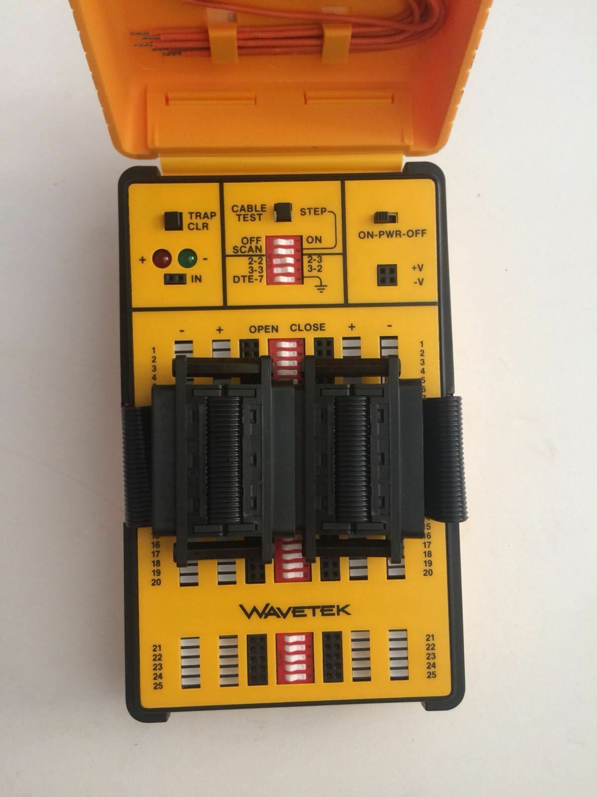 Wavetek Model 785 Breakout Box Four State Self Powered RS232 100 Led/Tester