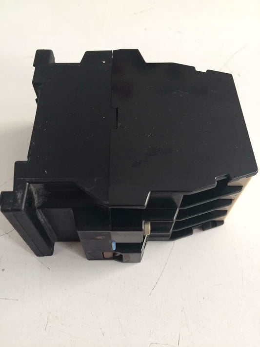 Siemens 3TH80 22-0A, 220-264V RELAY