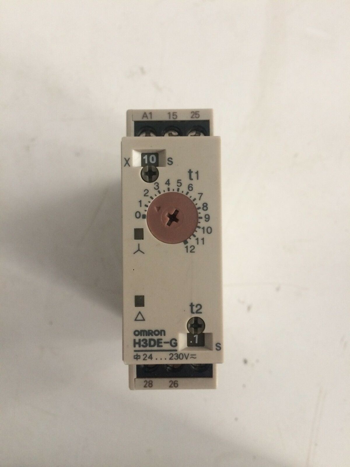 Omron H3DE-G 24-230 V Source Timer Relay