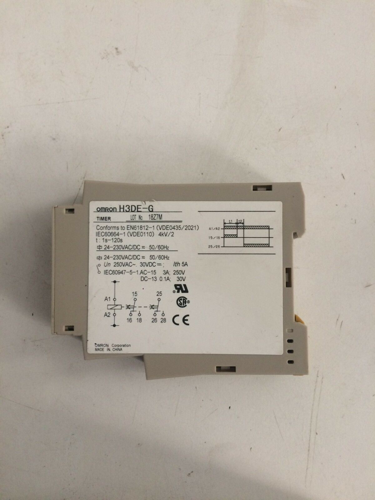 Omron H3DE-G 24-230 V Source Timer Relay