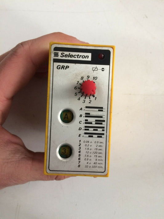 SELECTRON LYSS AG GRP 31/32 Multi Function 220V GRP Timing Relay Timer