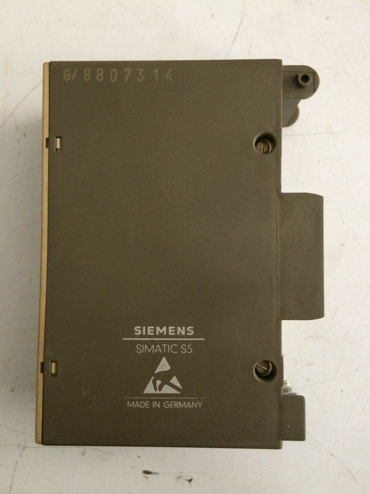 SIEMENS 6ES5451-8MD11 SIMATIC 6esS5-451-8md11 DIGITAL OUTPUT MODULE