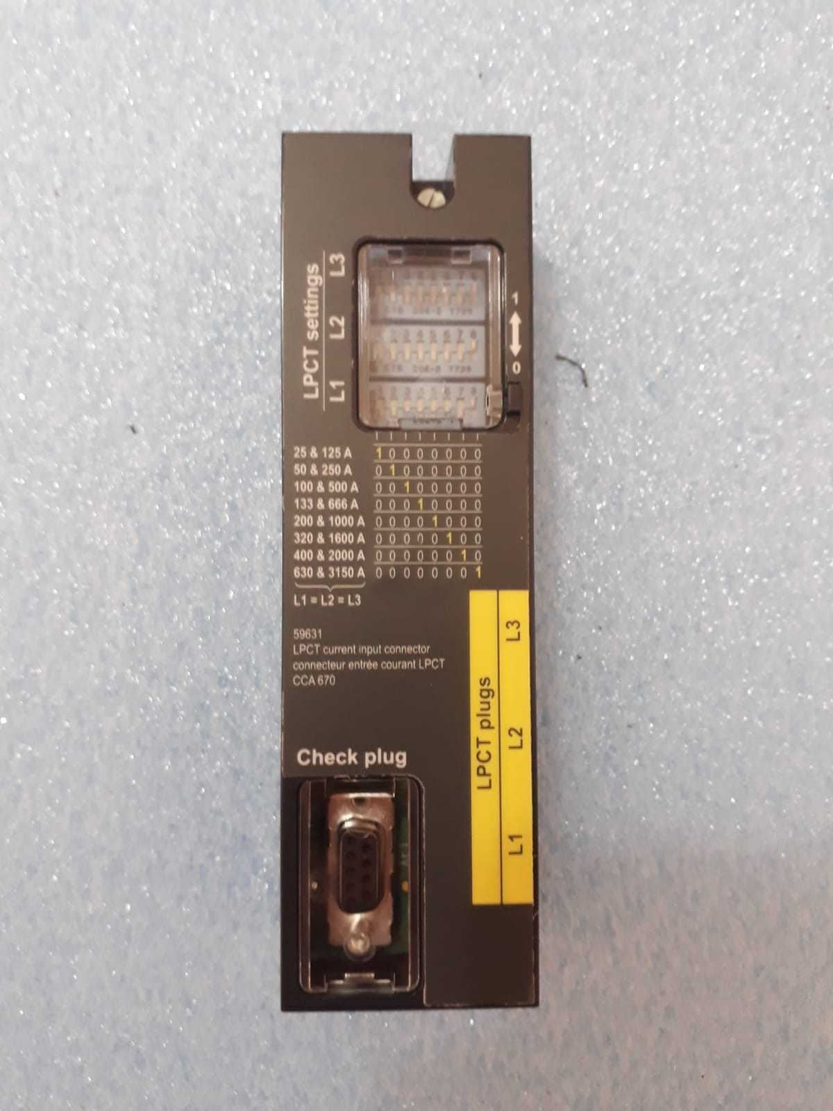 LPCT lateral current connector CCA670 Sepam Schneider Electric
