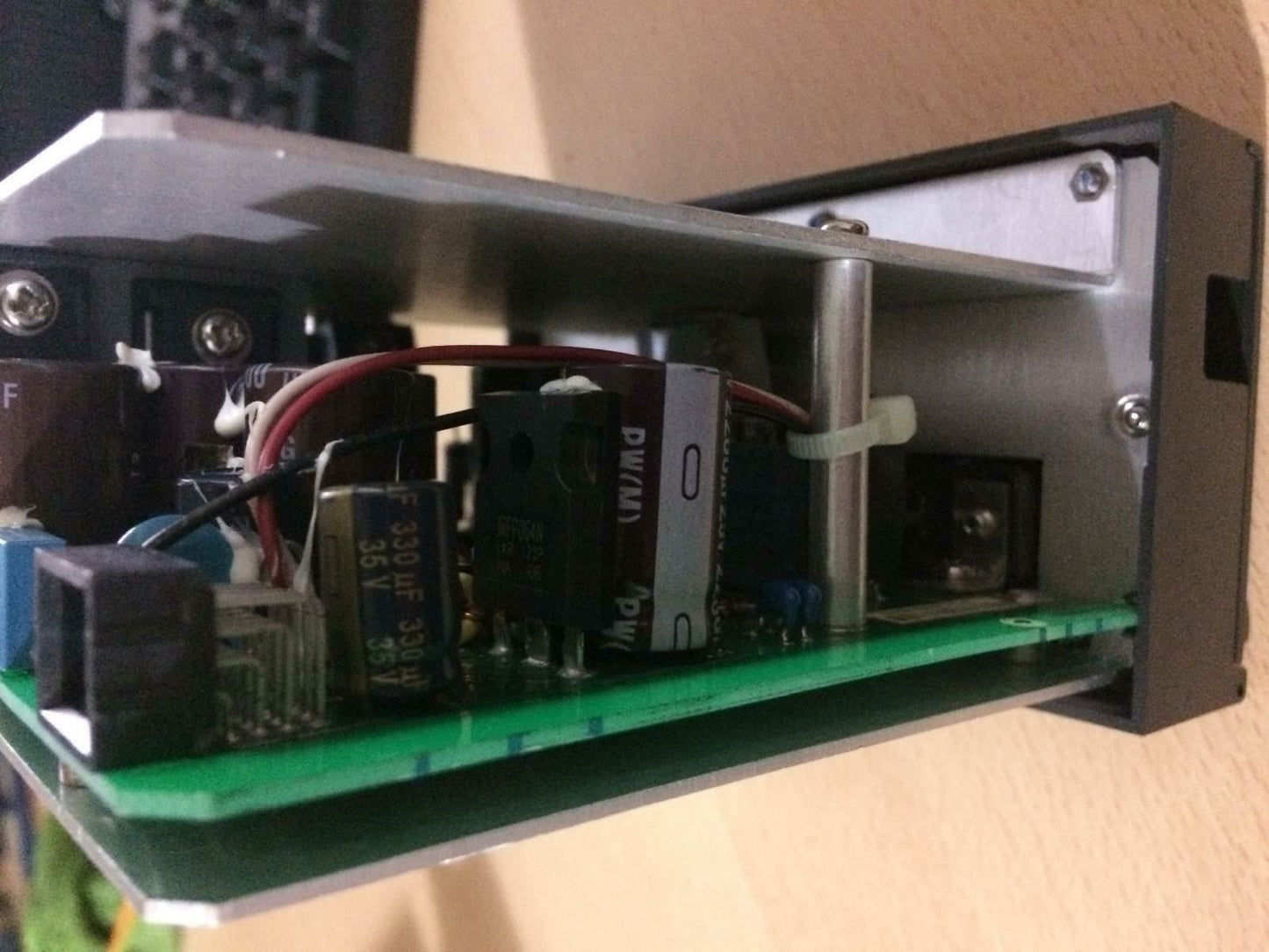 Honeywell HC900 Controlador 900P01-0001 Suministro Eléctrico