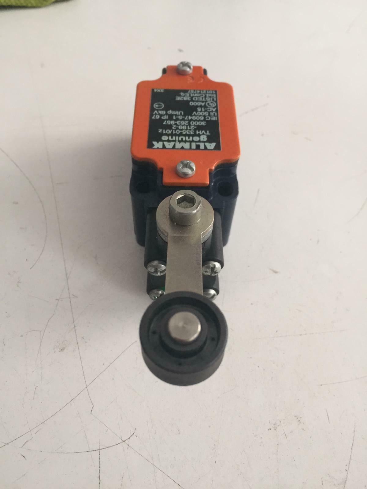 ALIMAK TVH 335-01/01z-2199-2 30000 263-957 LIMIT SWITCH