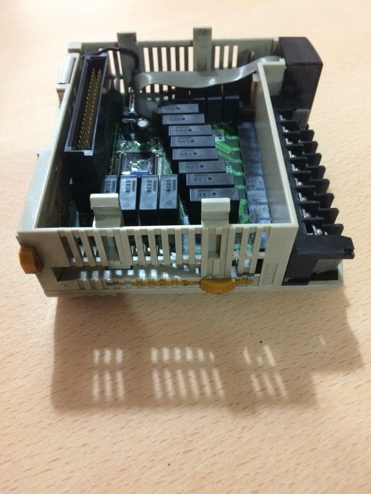 Omron CQM1-OC222 Output Module