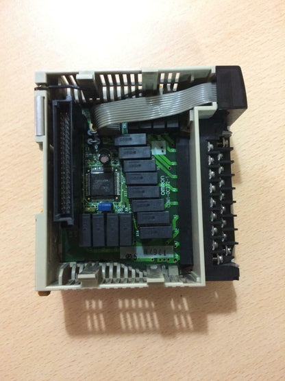 Omron CQM1-OC222 Output Module