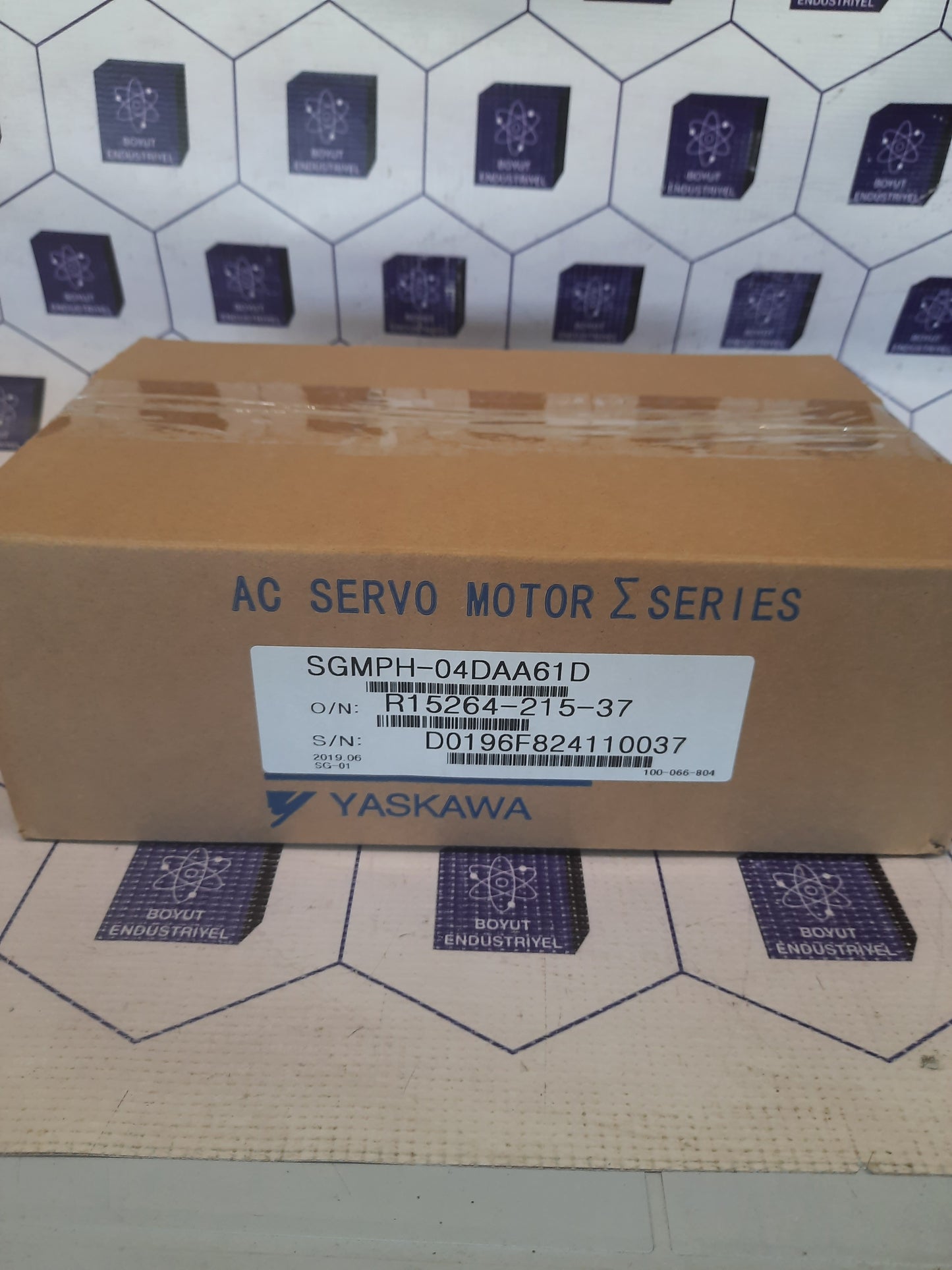 YASKAWA SGMPH-04DAA61D AC SERVO MOTOR