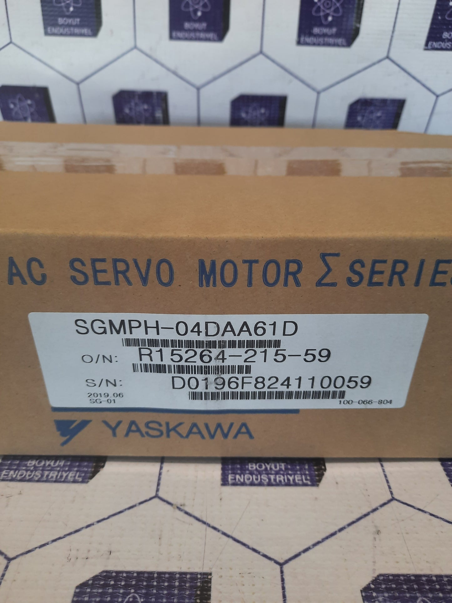 YASKAWA SGMPH-04DAA61D AC SERVO MOTOR